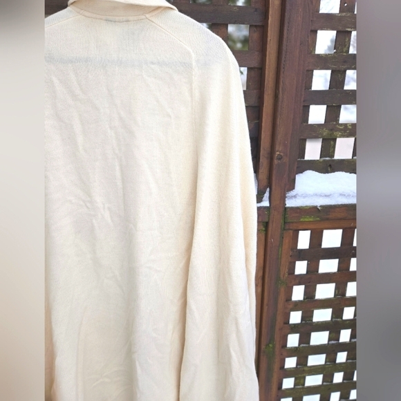 Vintage Knit Cape - Picture 9 of 10